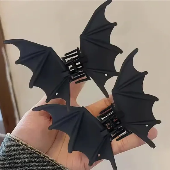 Gothic Black Bat Hair Clip - Picture 5 of 6